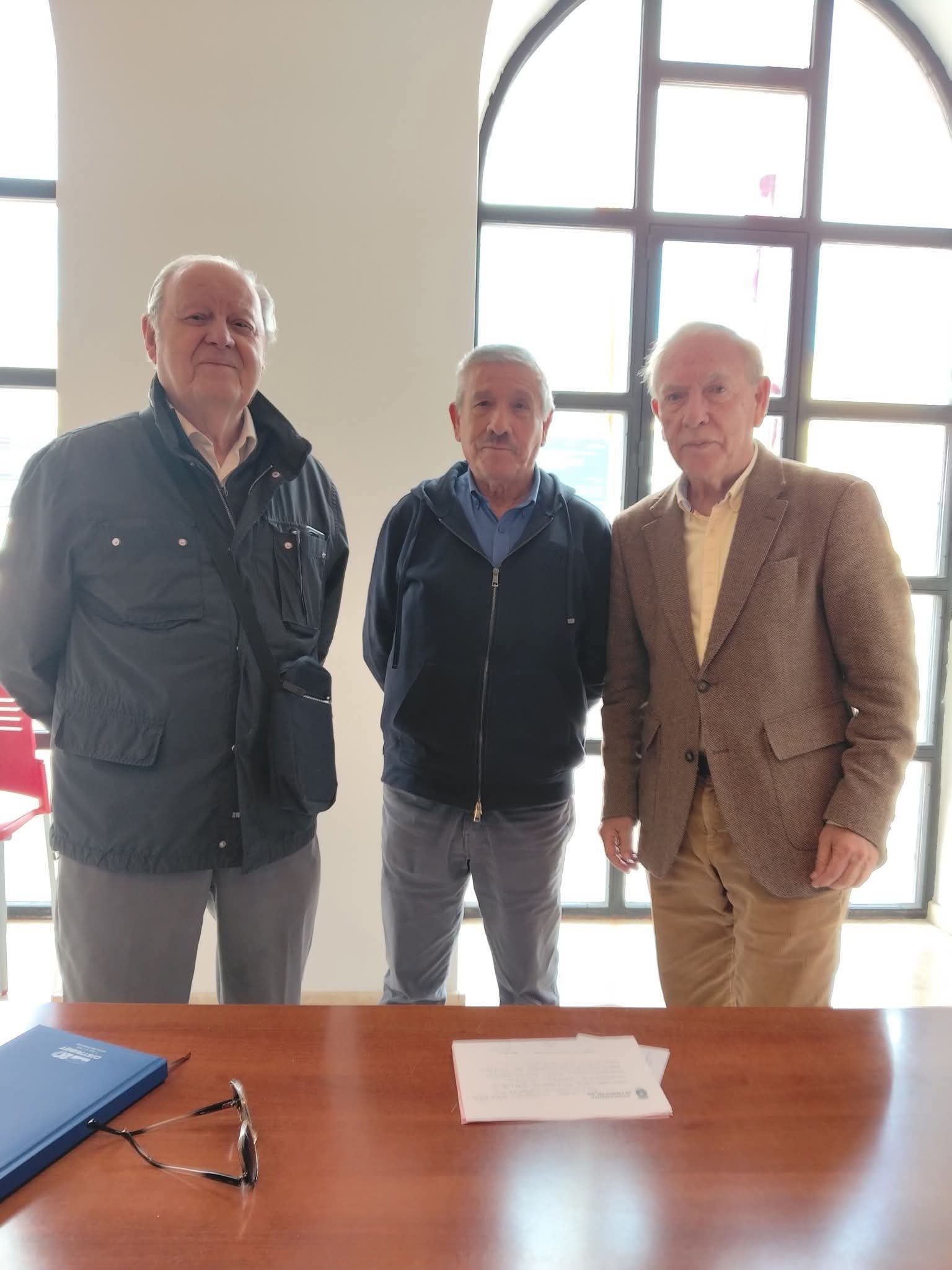 José María Garrido Panes, Jesús García Barquero y Enrique Hernández Abenza presentando el Pre-Proyecto CR Sport Arena ante el Ayuntamiento de Campos del Río